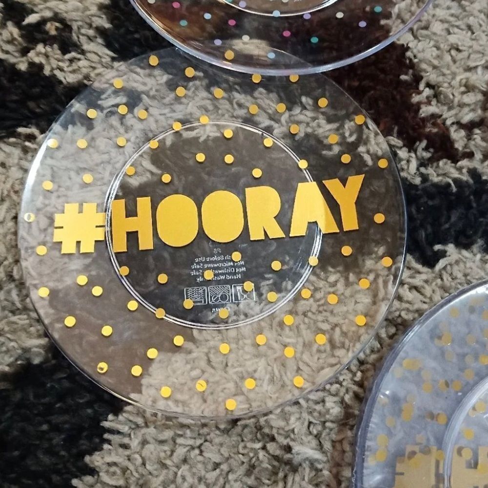 2/$20 TARGET HOORAY confetti clear plastic party plates (4 pack) NWT